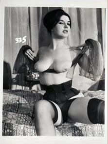 vintage-lingerie-stockings-and-suspenders-a1628