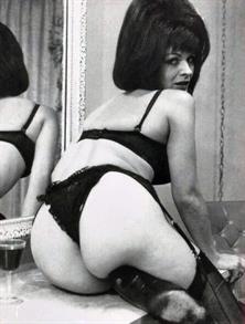 vintage-lingerie-stockings-and-suspenders-a1908