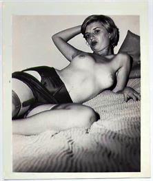 vintage-lingerie-stockings-and-suspenders-a2414